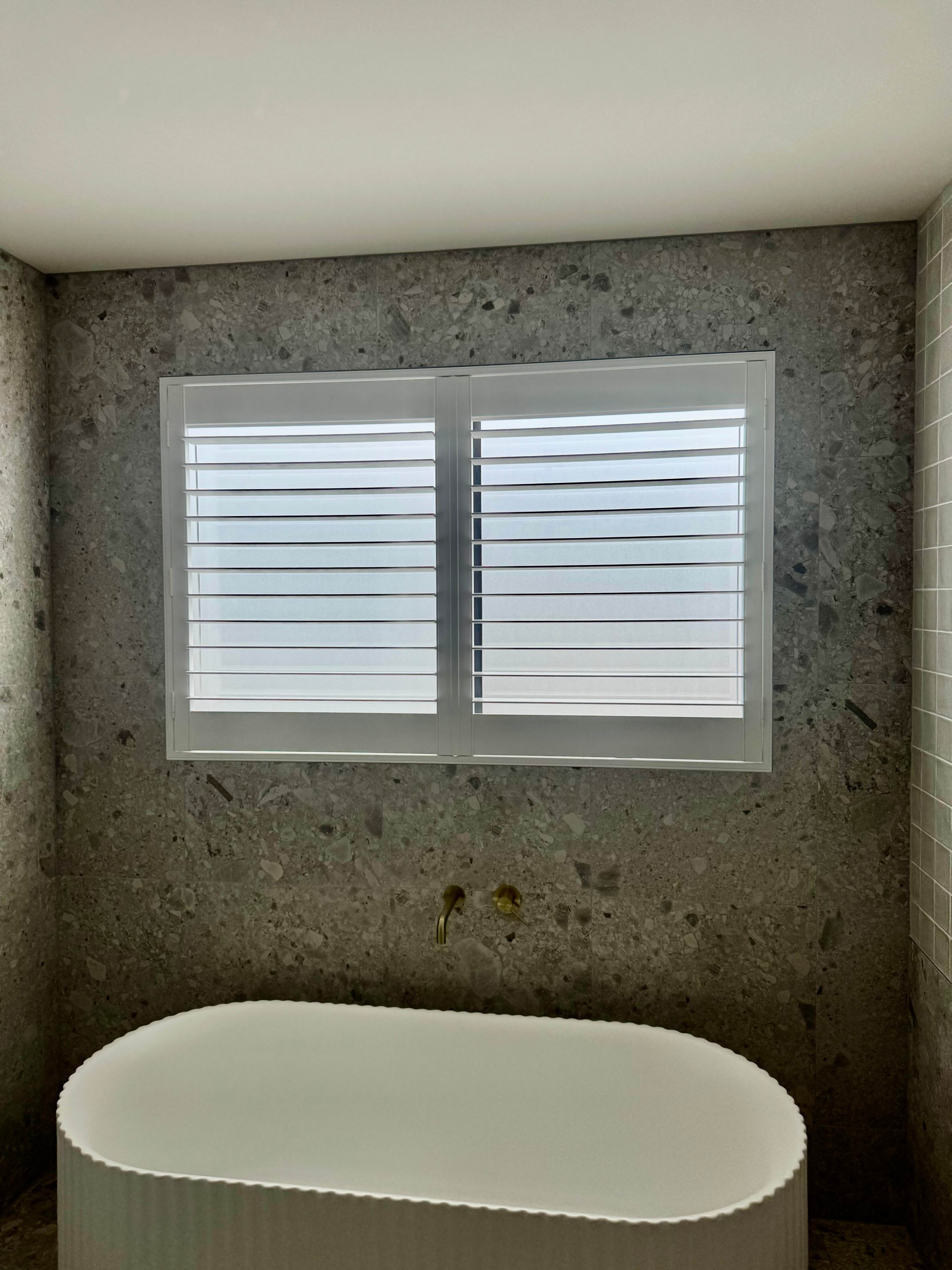 PVC 89mm blade plantation shutter 